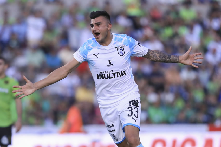 Pese a tener un hombre más, Querétaro sufrió para ganar. (Foto: Imago7)