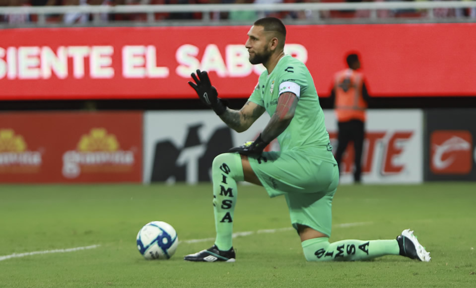 El arquero de Santos le volvió dejar un recadito a Tigres (FOTO: Imago7)