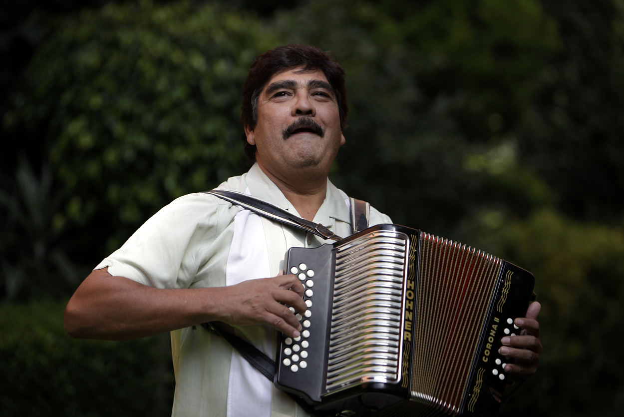 Celso fue un acordeonista reconocido en todo el mundo por su técnica.