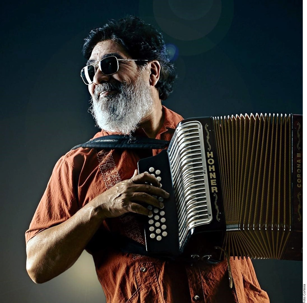 Combinó Vallenato, sonidos tropicales, ska, reggae, R&B, hip hop y rock.