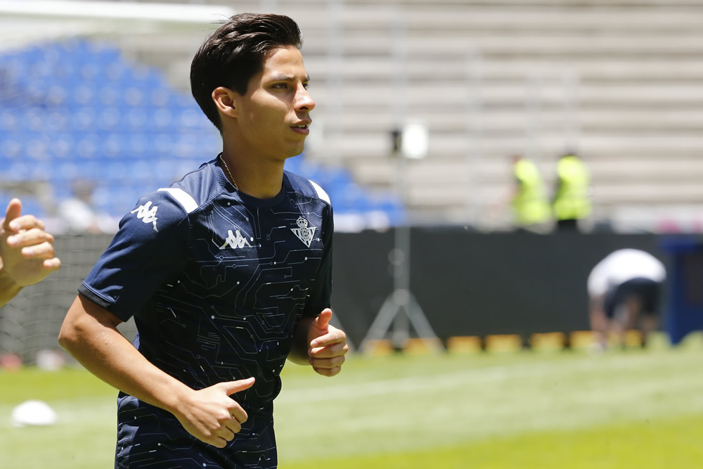 Diego Lainez: sabe lo que es jugar en Europa y ante los pocos minutos en el Betis podría jugar en Holanda.