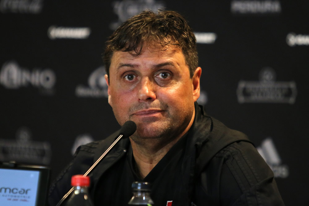Guillermo Hoyos: Una de las opciones como técnicos foráneos que en su paso con Atlas ganó cinco partidos de 19 dirigidos