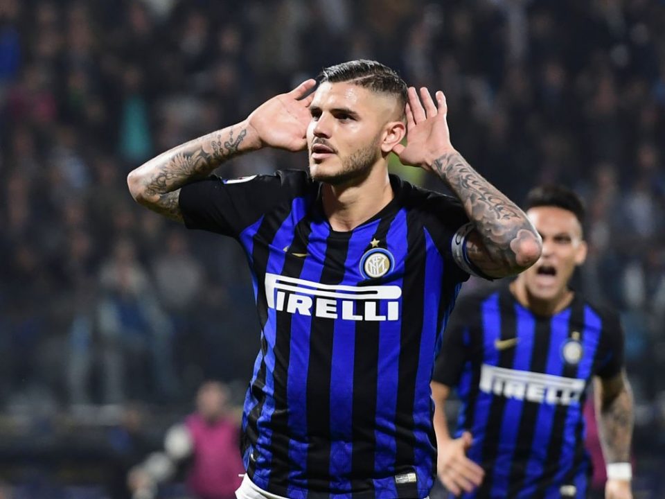 Mauro Icardi podría llegar al Nápoles, pero por ahora es delantero del Inter de Milán. Es peligroso en el juego aéreo.