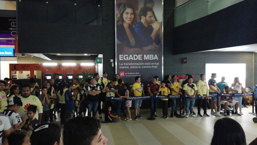 Cerca de cien aficionados del América se dieron cita. (Foto: Sahíd Hernández Rosete)