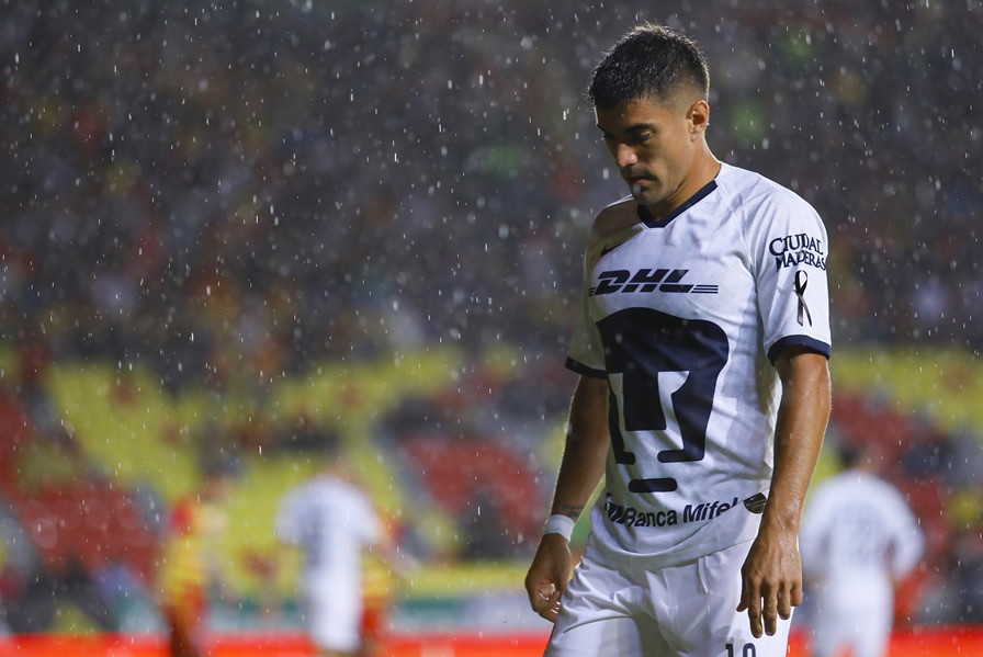 Malcorra pasó de noche. (Fotos: Mexsport e Imago 7)