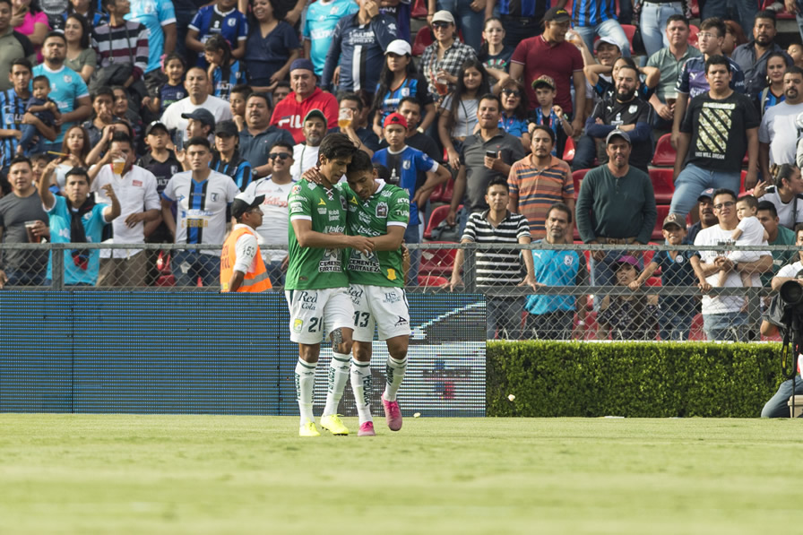El dúo dinámico de León, Macías y Mena. (Fotos: Imago 7 y Mexsport)