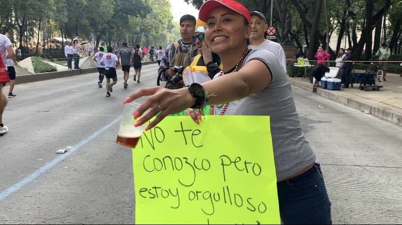 Cerveza para los corredores. (Foto: Omar Ramírez Luckie)