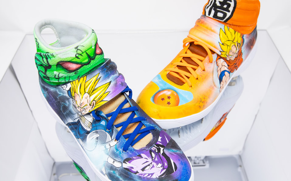 David Peralta, de los D-backs de Arizona, estrenó este par de spikes de Dragon Ball.