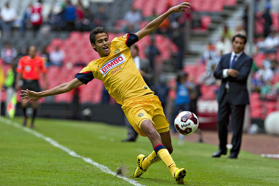 Diego Reyes con el América. (Foto: Mexsport)