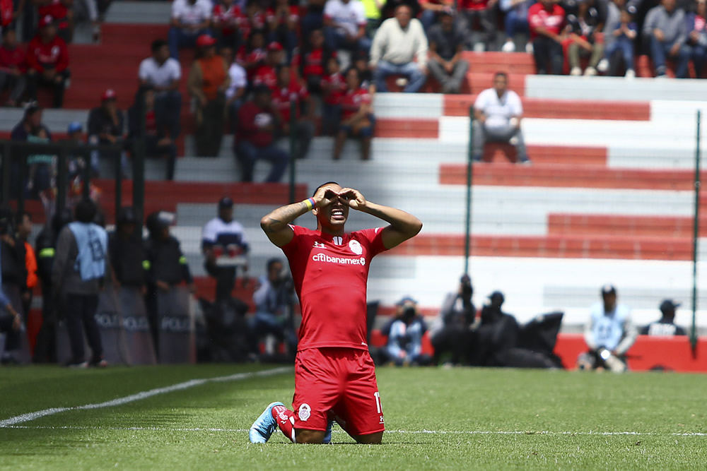 Felipe Pardo celebra el primer gol de la tarde (FOTO: Imago7)