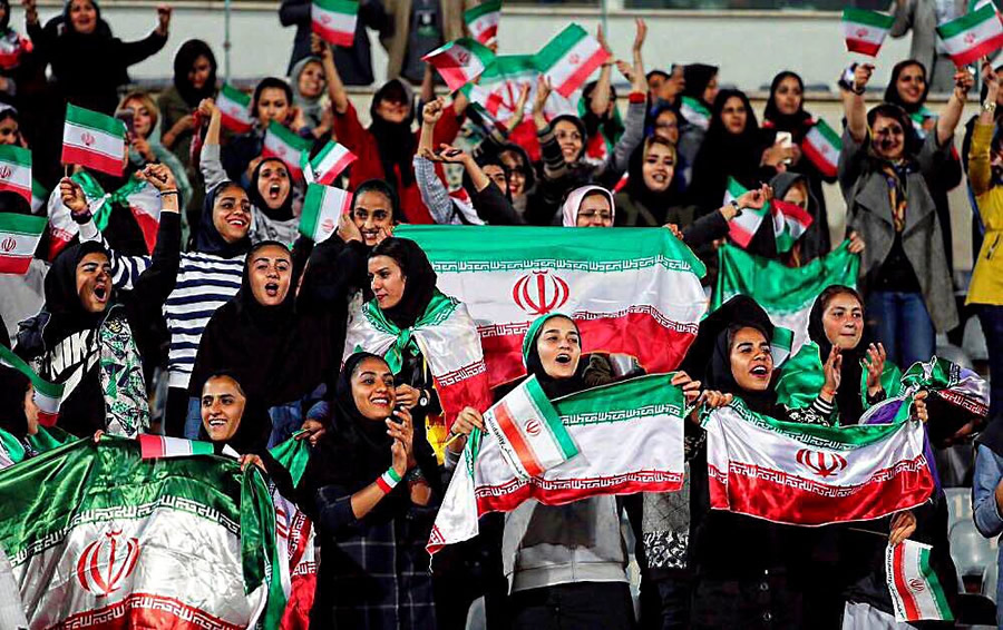 Irán autoriza a las mujeres a asistir a partido de fútbol