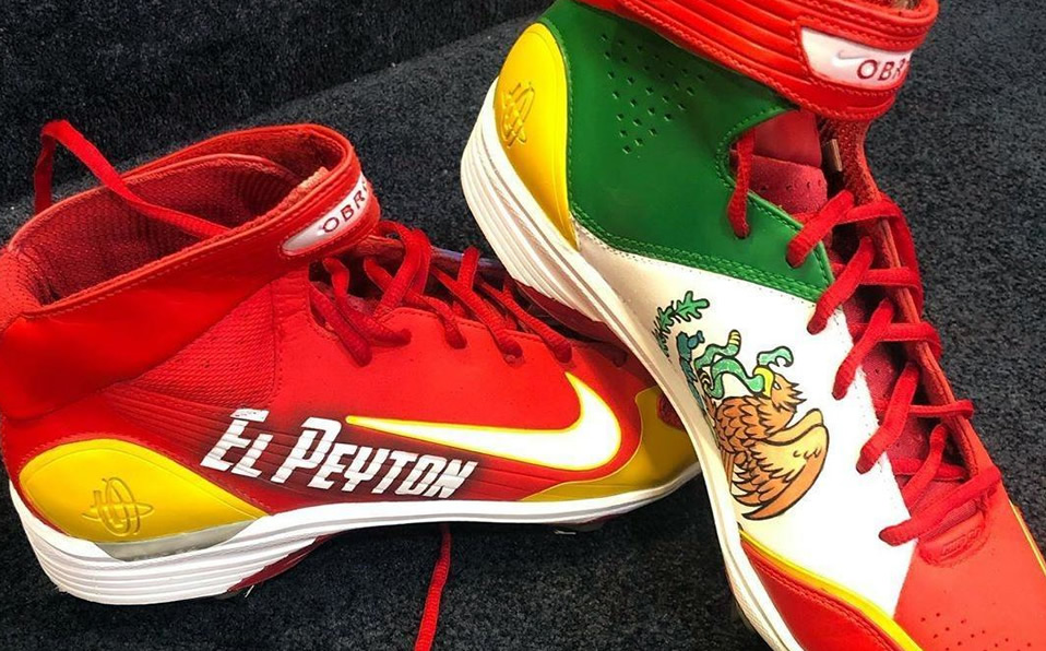 El mexicano Giovanny Gallegos, pitcher de los Cardinals de San Luis, hizo honor a la patria.
