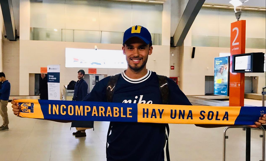 Diego Reyes presume sus nuevos colores. (Foto: @TigresOficial)