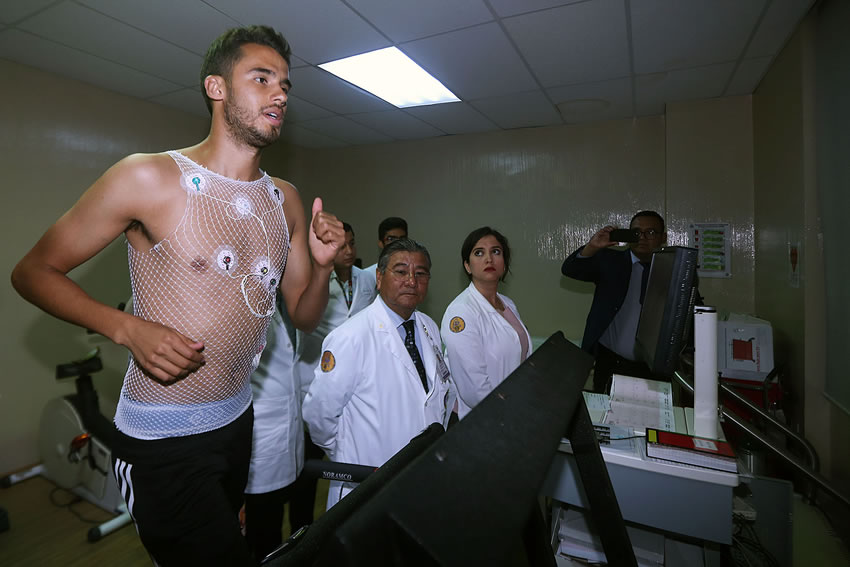 Reyes llegó la mañana este lunes para sus pruebas con Tigres. (Foto: Imago7)
