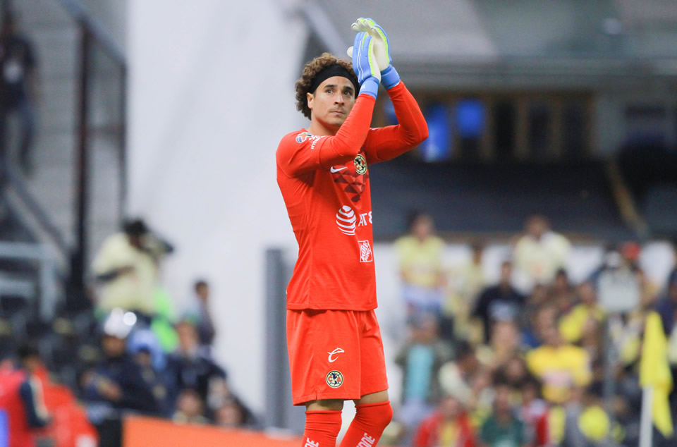 La afición no se cansó de aplaudir a Paco Memo (FOTO: Imago7)