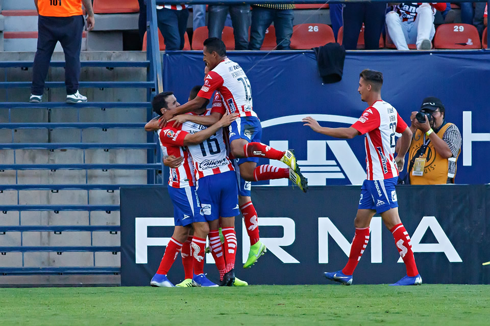 Así  festejó el Atlético el primer tanto (FOTO: Imago7)