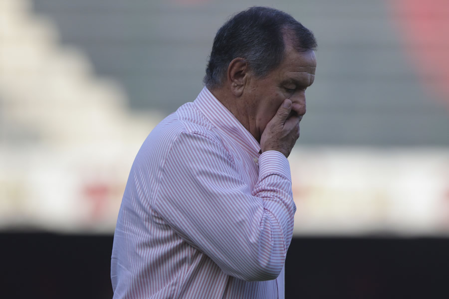 Enrique Meza no consiguió levantar el barco de Veracruz. (Foto: imago 7)