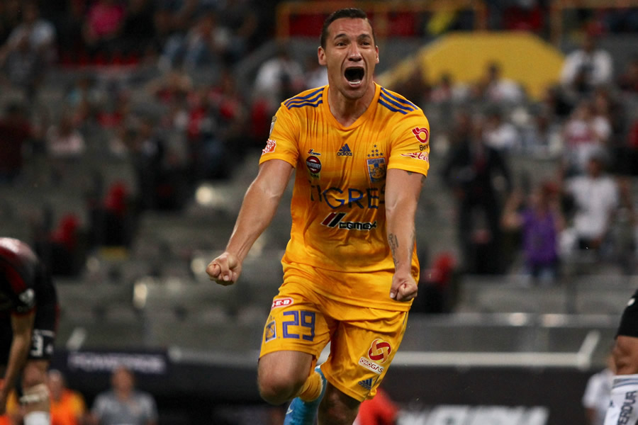Sobre el tiempo, Jesus Dueñas empató el partido. (Foto: Imago 7)