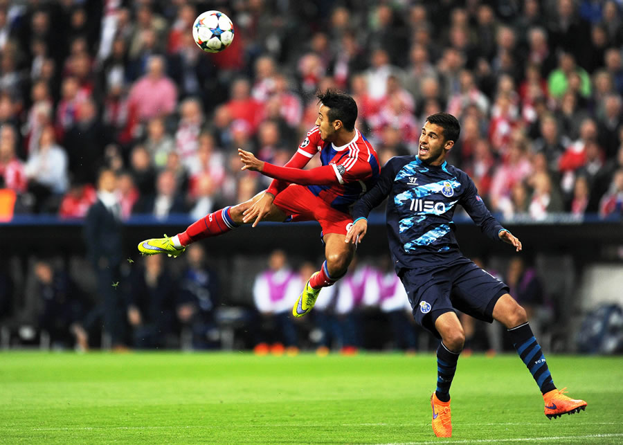 Diego Reyes: Con el Porto jugó ante el Eintracht Frankfurt en febrero de 2014. (Mexsport)