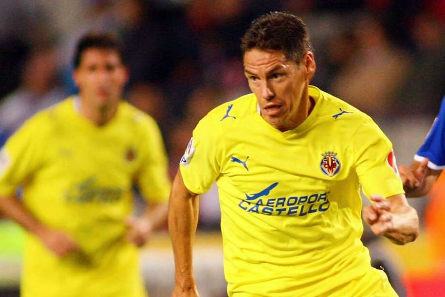 Guillermo Franco:  En su paso por Villarreal jugó frente al Rangers en fase definitoria en 2006. (Mexsport)