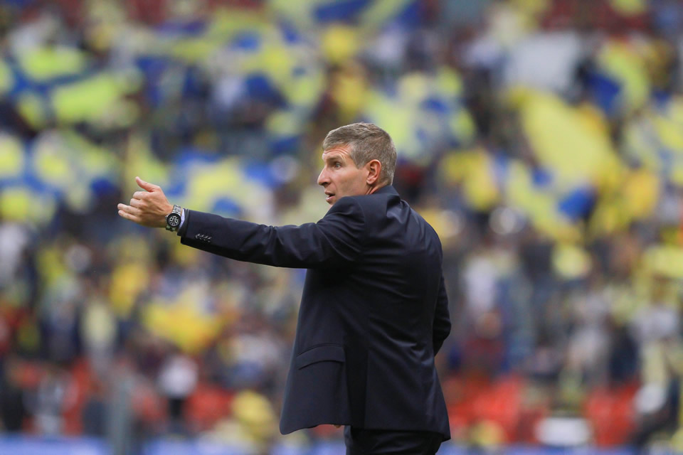 Pese a jugar con uno menos gran parte del juego, Martín reconoció la labor de su equipo (FOTO: Imago7)