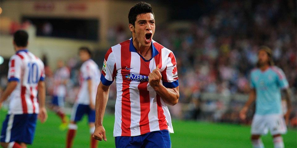 Raúl Jiménez: Su único juego en el torneo con el Atlético de Madrid fue contra Olympiacos el 26 de noviembre de 2014. (AFP)