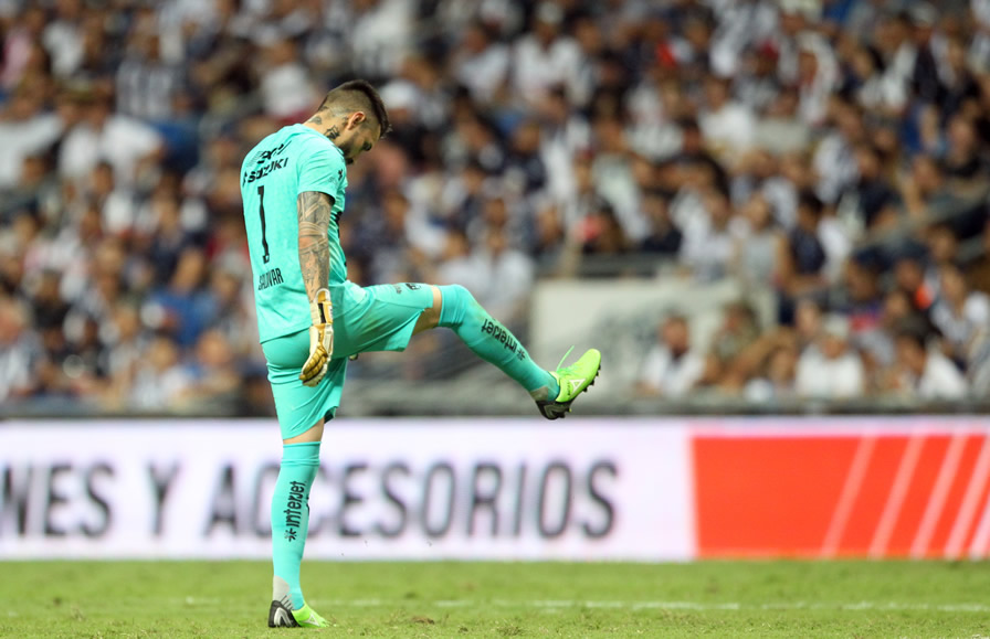 Alfredo Saldívar, rostro de la frustración. (Fotos: Imago 7 y Mexsport)