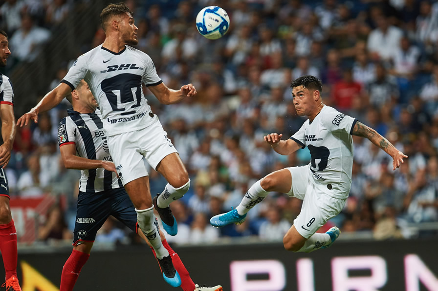 Felipe Mora regresó al 11 felino. (Fotos: Imago 7 y Mexsport)