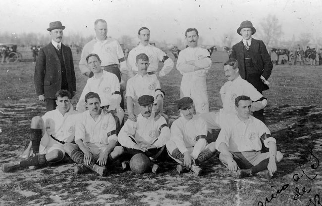 Fue fundado el 25 de enero de 1890 como Sevilla Football Club por el vice-cónsul británico Edward Farquharson Johnston.