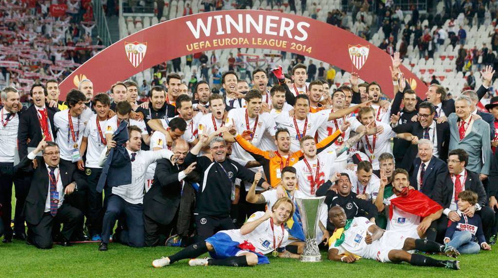 Ha ganado 5 Europa League, 5 Copas de España, 1 Supercopa de Europa, 1 Supercopa de España, 1 Campeonato de Liga y 18 Copas de Andalucía.