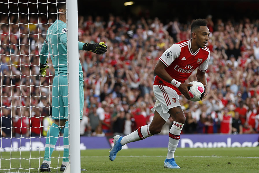 Aubameyang puso el 2-2. (Foto: APF)