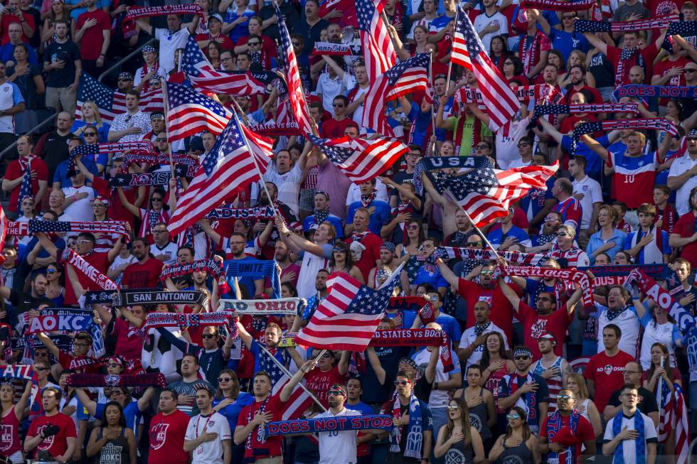 La afición estadounidense ha crecido con el paso de los años; hoy apoya con pasión a su equipo.