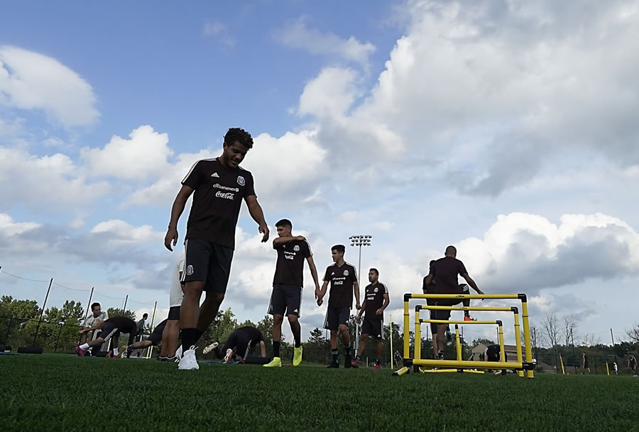 Jonathan dos Santos y Sebastián Lletget son amigos en el Galaxy. (Imago 7)