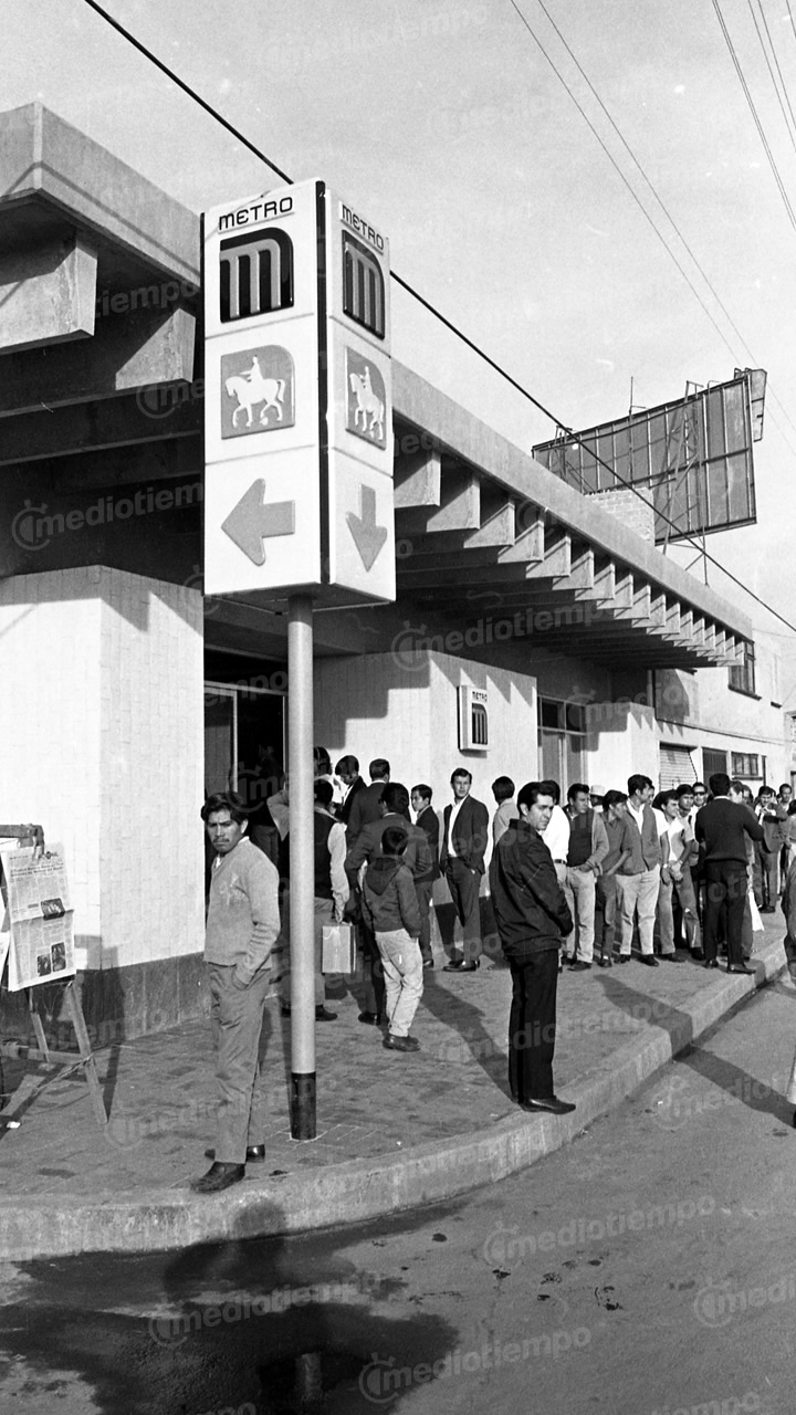 El Metro cumple 50 años de recorrer las entrañas de la Ciudad de México. (Fototeca MILENIO)