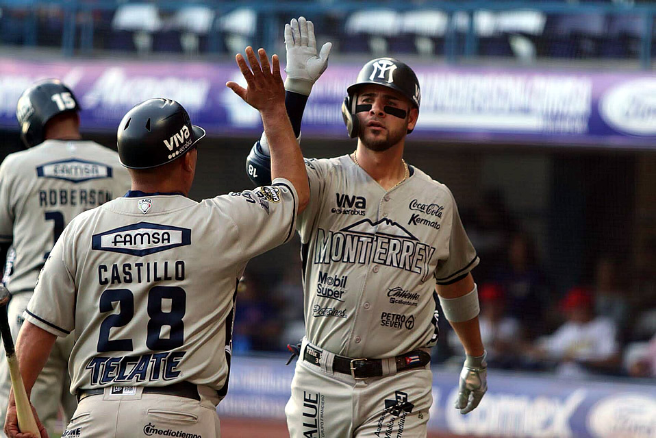 Sultanes de Monterrey apalea a Acereros de Monclova
