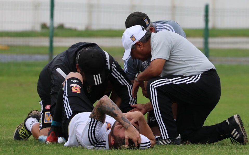 Así atendieron al francés durante el entrenamiento. (Tigres)