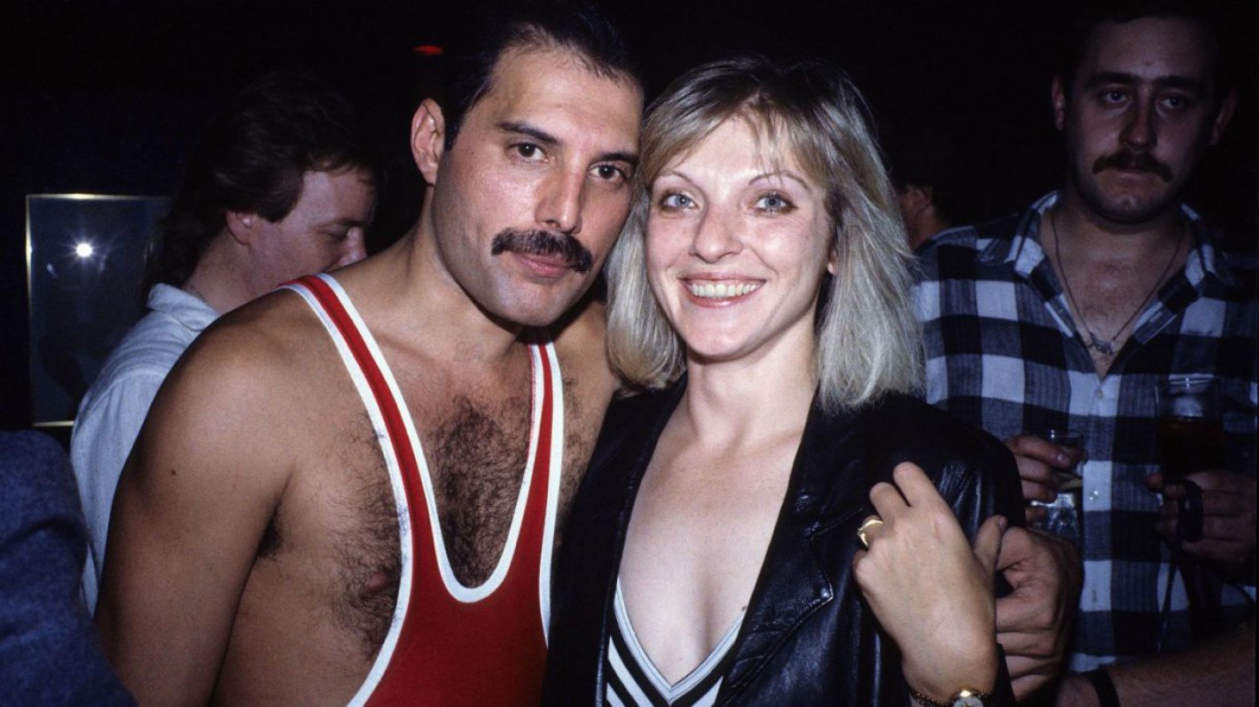 Las imágenes más impactantes de Freddie Mercury, el hechicero que encantaba con su voz