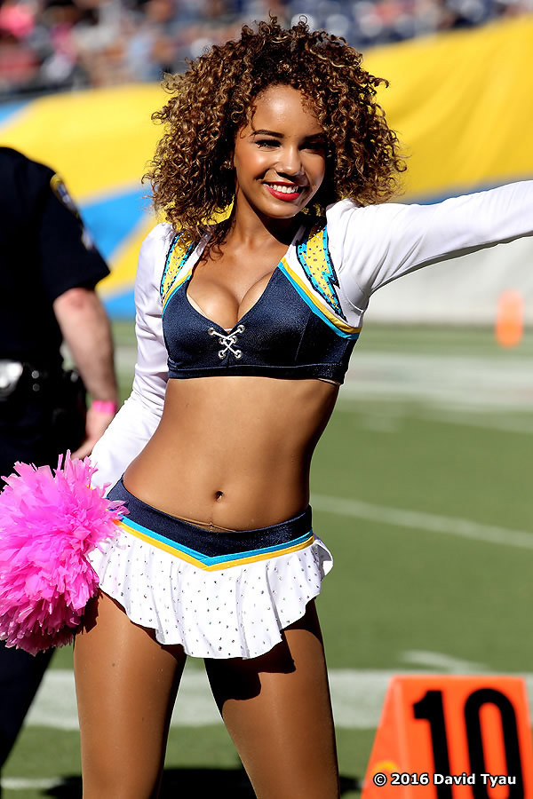 ¡La NFL está de regreso! La Temporada del Siglo no podría estar completa sin las más bellas porristas.