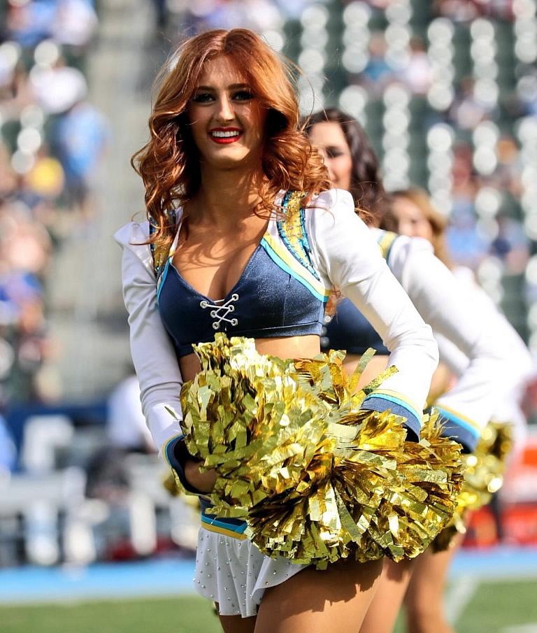 ¡La NFL está de regreso! La Temporada del Siglo no podría estar completa sin las más bellas porristas.
