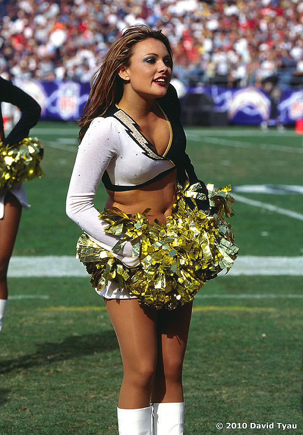 ¡La NFL está de regreso! La Temporada del Siglo no podría estar completa sin las más bellas porristas.