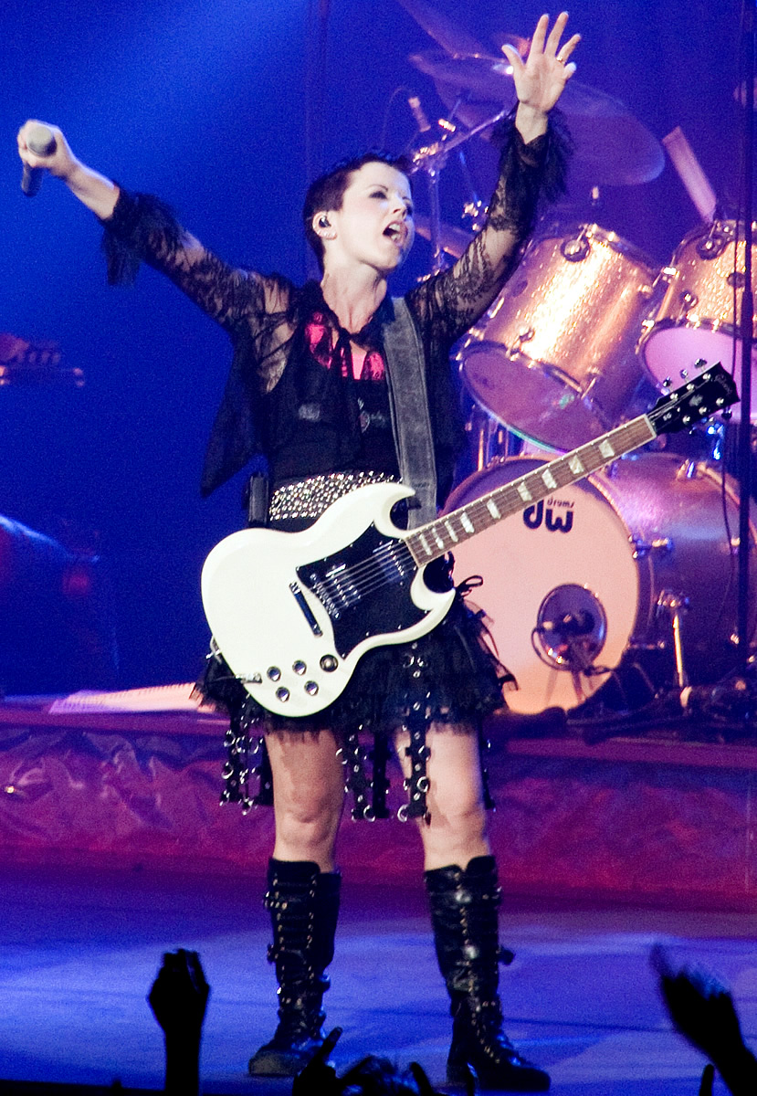 Dolores O'riordan, el ángel de Irlanda que cautivó con su voz y The Cranberries al mundo.