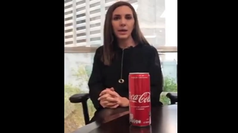 Lady Coca Cola rompió las redes sociales