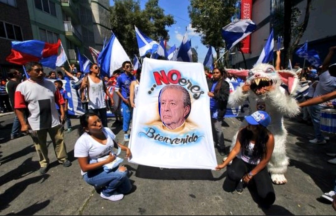 Los mejores memes del circo Cruz Azul.