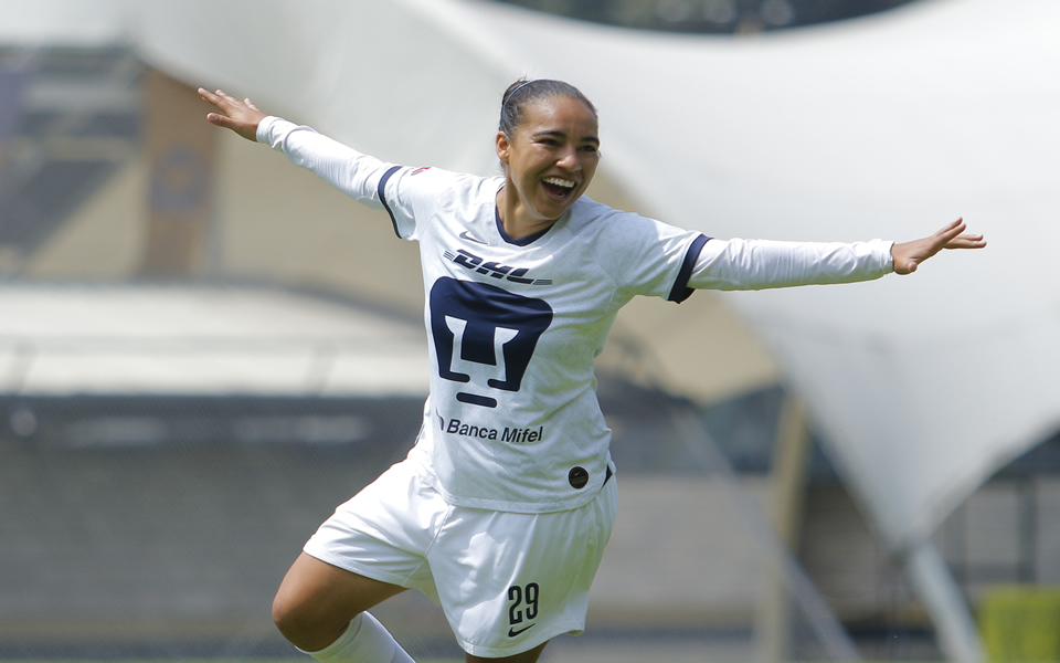 Gabriela Álvarez festeja una anotación (IMAGO7)