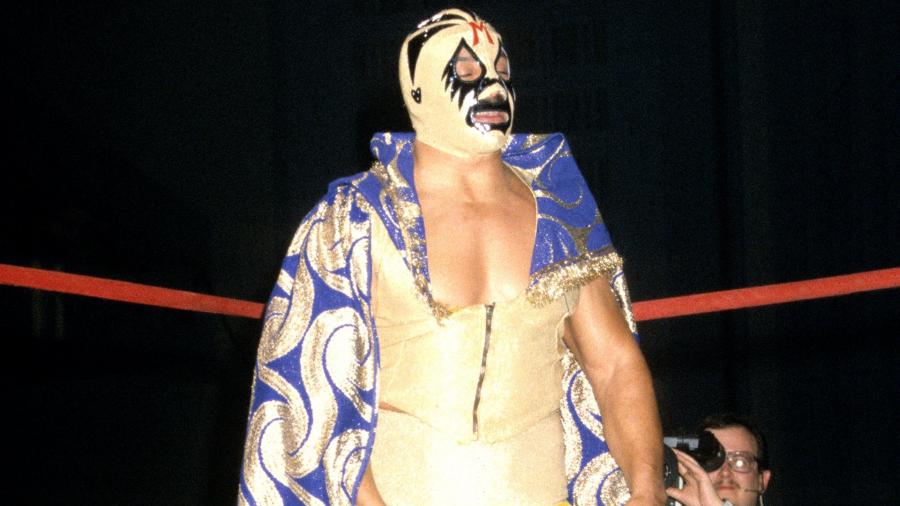 Mil Máscaras: Fue el primer enmascarado en el Madison Square Garden. También participó en el Royal Rumble 1997. WWE