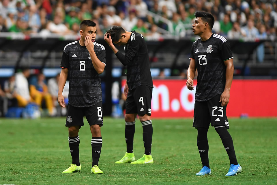 Desconcertados los jugadores mexicanos (FOTO: Mexsport)