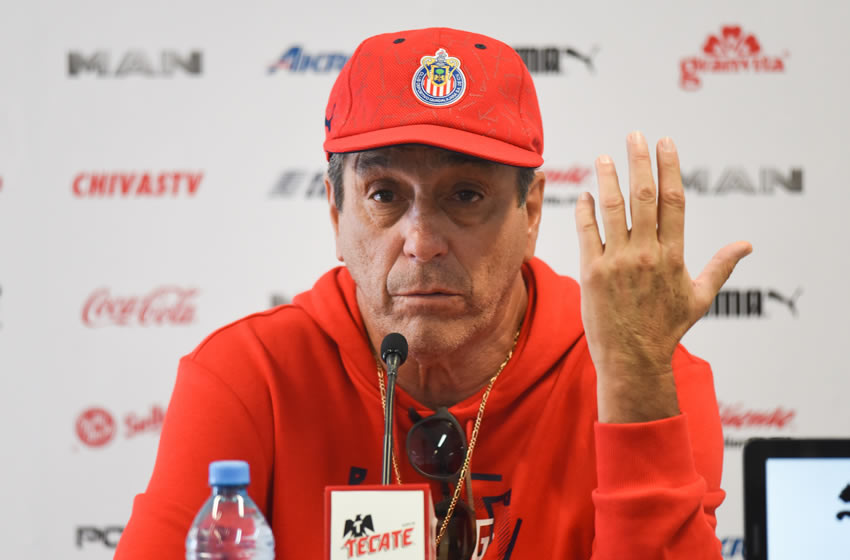 Tomás Boy calienta a su modo el Clásico Nacional. Foto Imago7