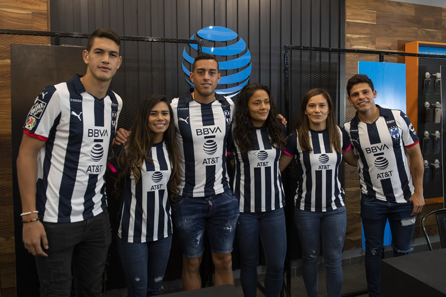 Rayados y Rayadas coincidieron en una firma de autógrafos. (Foto: Mexsport)