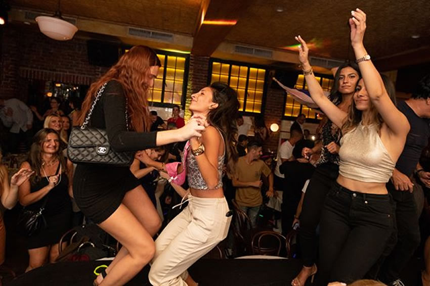 Ellas son las chicas que acuden al LAVO Restaurant & Nightclub NY. Foto: @lavony
