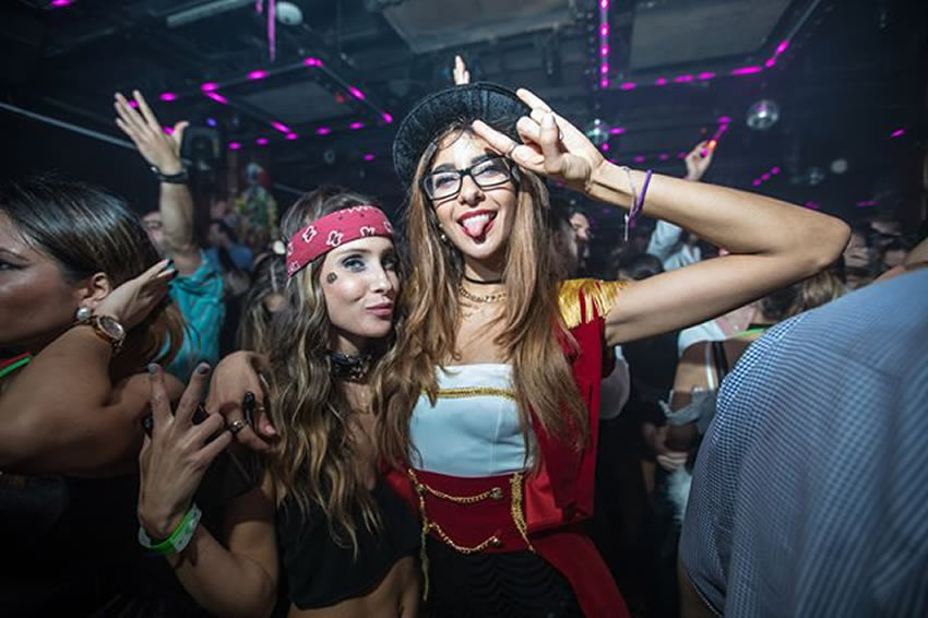 Ellas son las chicas que acuden al LAVO Restaurant & Nightclub NY. Foto: @lavony